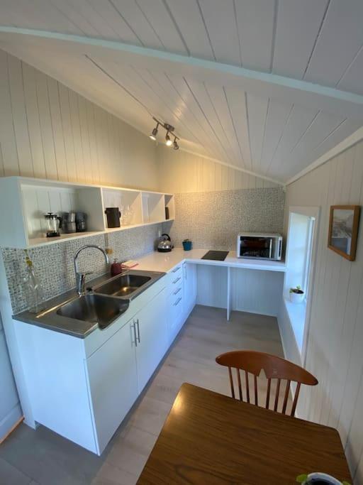 The Little Red Cabin Lofoten Urda ภายนอก รูปภาพ